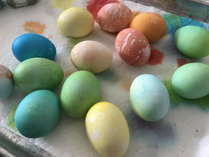 Different Ways to Dye Eggs
