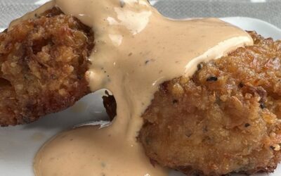 Mini Salmon Cakes With Sriracha Lemon Aioli