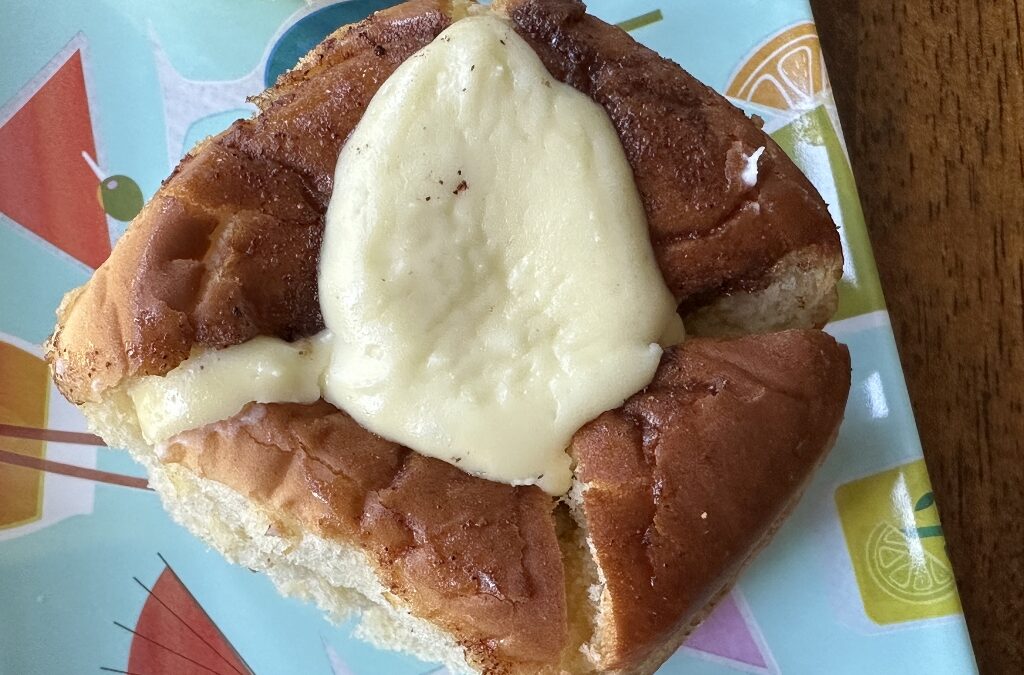 King’s Hawaiian Cheesecake Danish